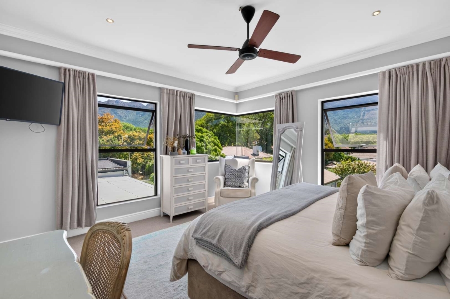 5 Bedroom Property for Sale in Claremont Upper Western Cape
